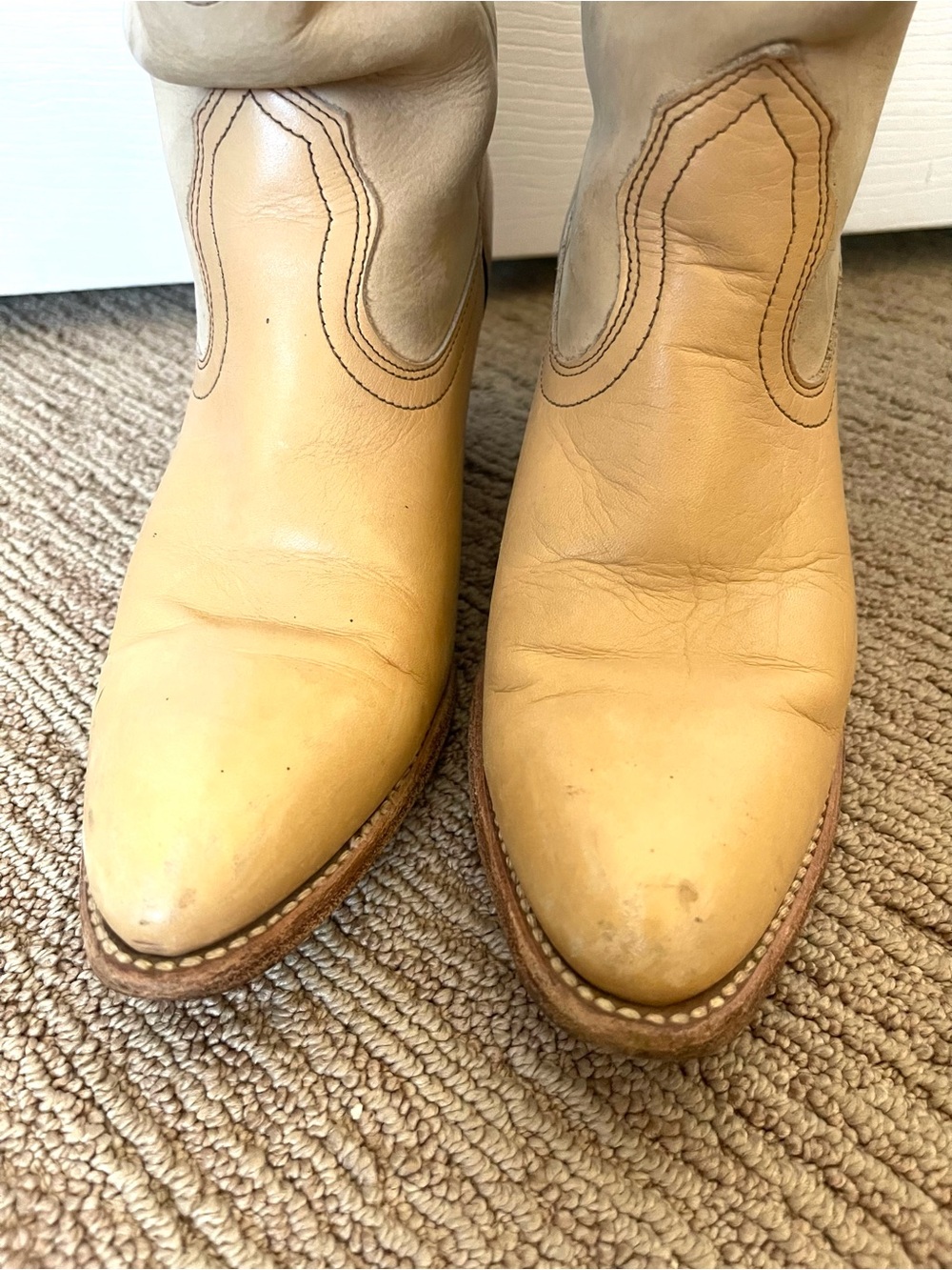 Vintage 7.5 Frye Banana Yellow Leather Cowboy Boots White Label Pointed Toe - Picture 4 of 6